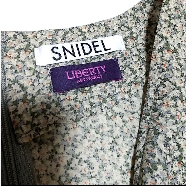 SNIDEL(スナイデル)のSNIDEL リバティプリントフラワーワンピース レディースのワンピース(ロングワンピース/マキシワンピース)の商品写真