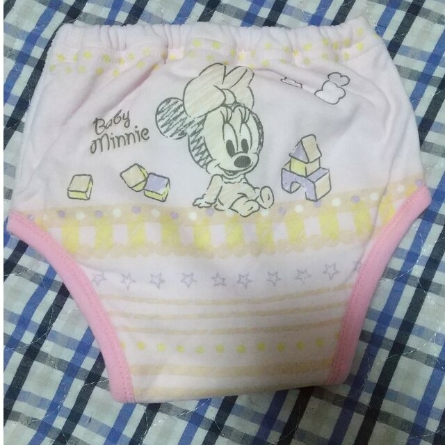 Disney(ディズニー)のﾄﾚｰﾆﾝｸﾞﾊﾟﾝﾂ９５ ６層ミニーマウス キッズ/ベビー/マタニティのおむつ/トイレ用品(トレーニングパンツ)の商品写真