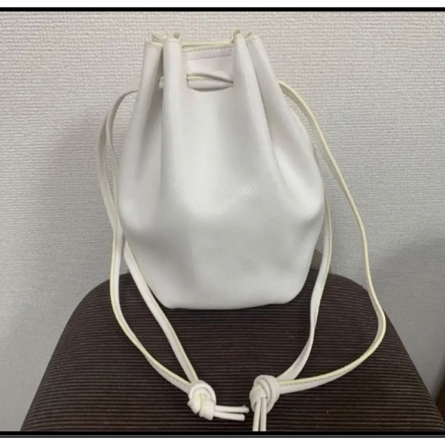FRAY I.D - 完売品 FRAY I.D ドロストバッグ 巾着 ホワイト 白の通販 ... フレイアイディー FRAY I.D ドロストファーショルダー バッグ グレー