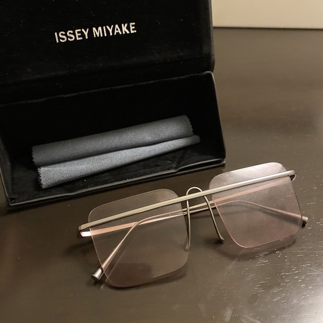 ISSEY MIYAKE EYES IM-103 ライトピンク - サングラス/メガネ