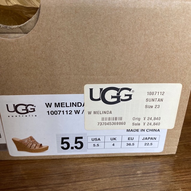 UGG サンダル