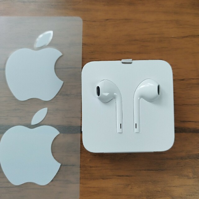 Apple(アップル)のiPhone　イヤフォン スマホ/家電/カメラのオーディオ機器(ヘッドフォン/イヤフォン)の商品写真