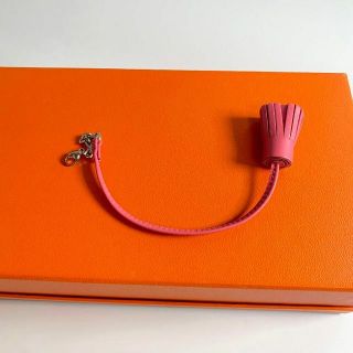 未使用 エルメス HERMES カルメンチータ グランポンポン 20