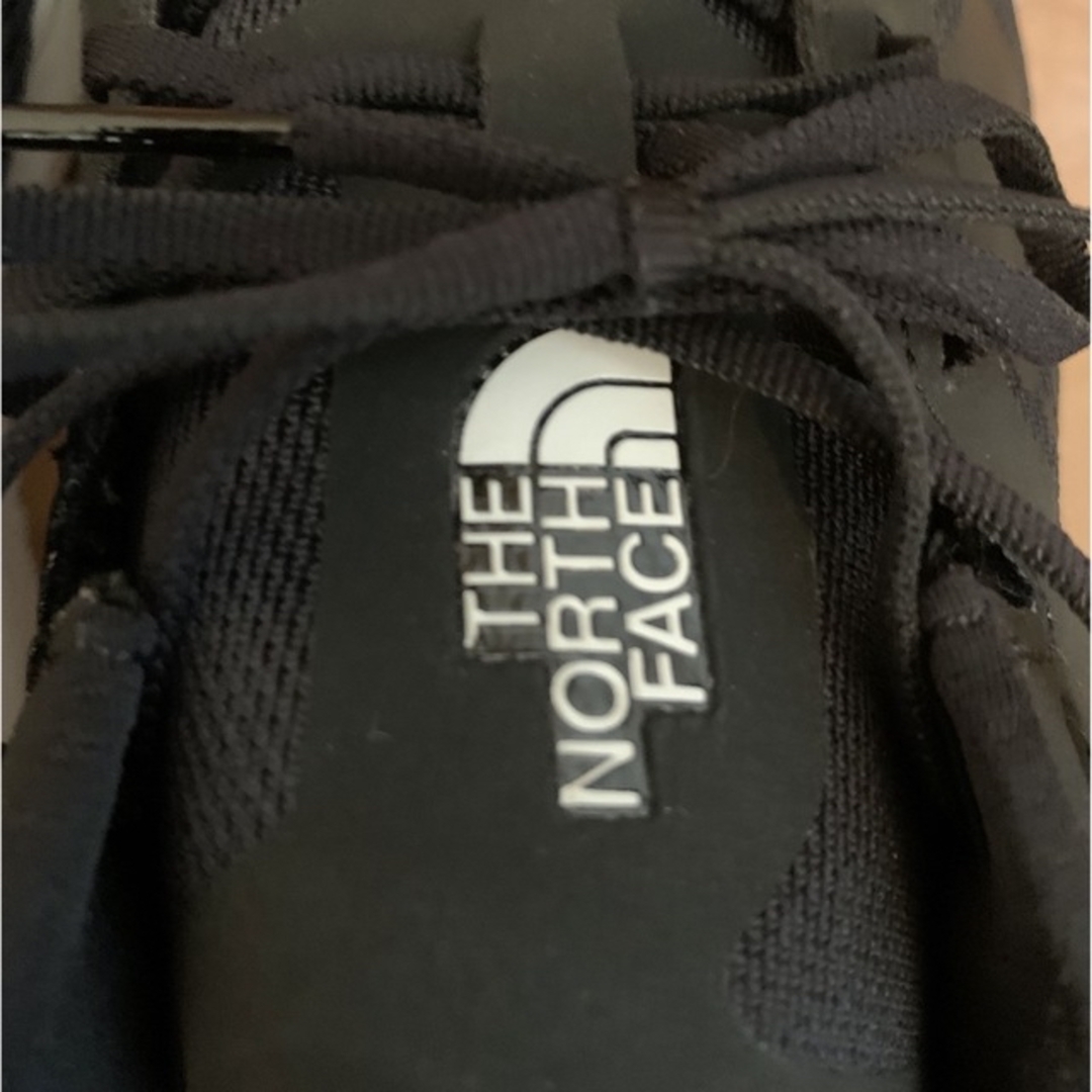 THE NORTH FACE(ザノースフェイス)の未使用　THE NORTH FACE スニーカー　EVOLVE TRAINER メンズの靴/シューズ(スニーカー)の商品写真