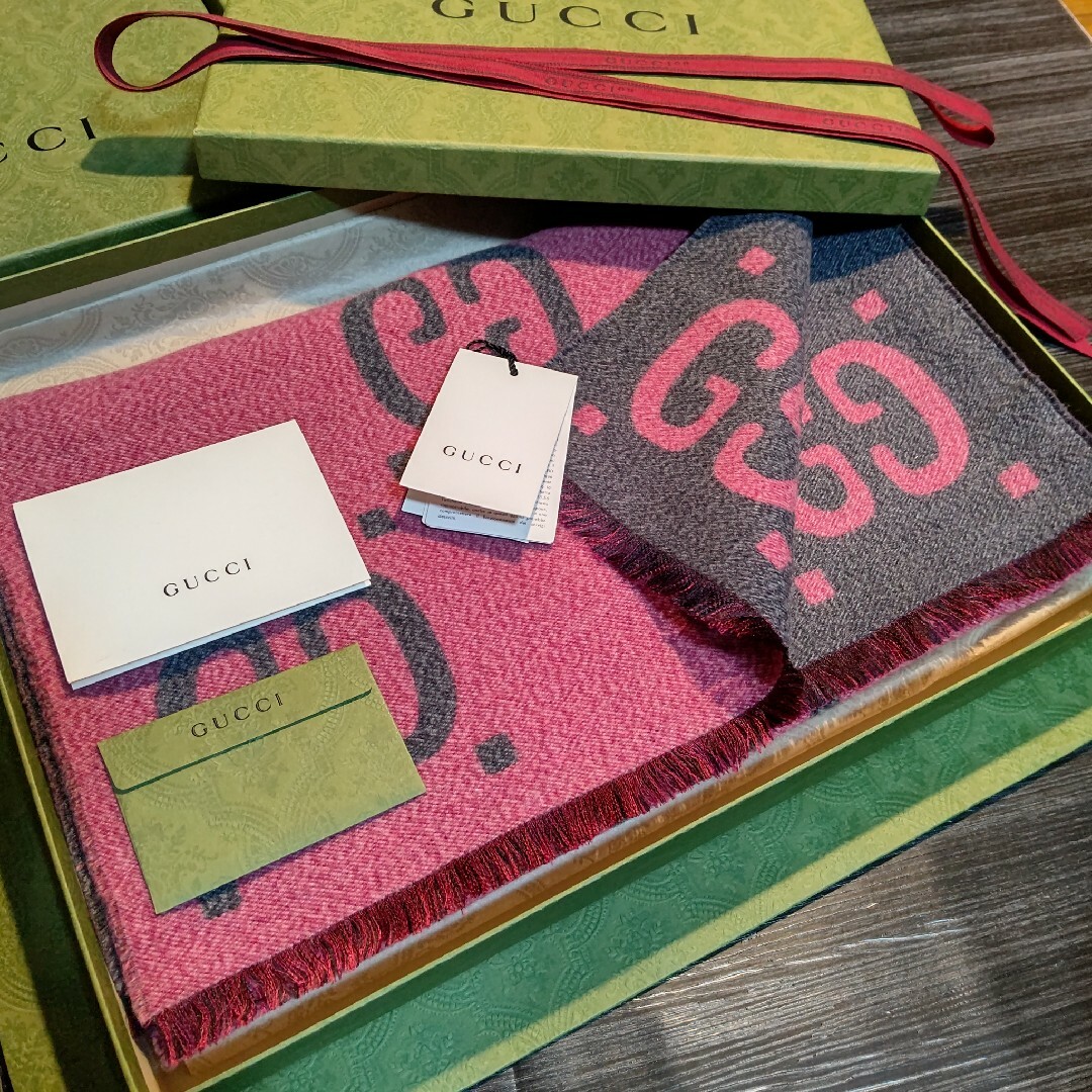 Gucci - ❤新品箱袋付き最高級ウール❤ GUCCI マフラー ショール