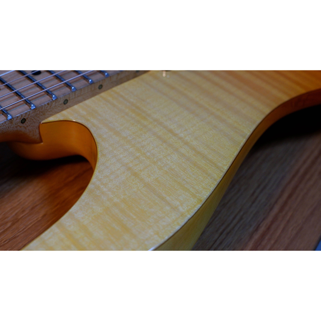 Ibanez(アイバニーズ)のIbanez AZ 242F 数量限定カラー 楽器のギター(エレキギター)の商品写真