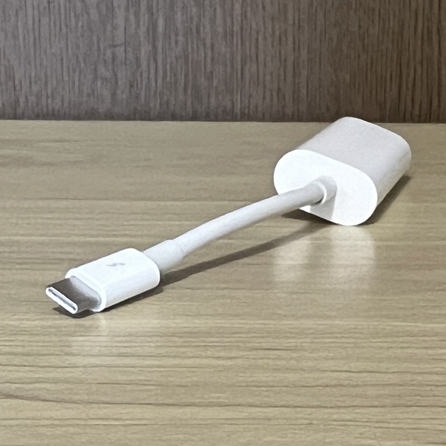 Apple(アップル)のApple Thunderbolt 3USB-C-Thunderbolt 2アダ スマホ/家電/カメラのPC/タブレット(PC周辺機器)の商品写真