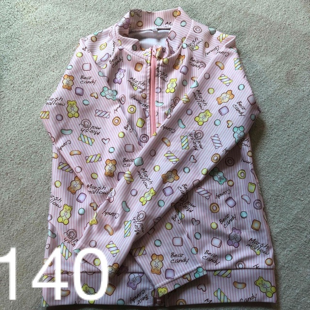 ラッシュガード　女の子　120 キッズ/ベビー/マタニティのキッズ服女の子用(90cm~)(水着)の商品写真