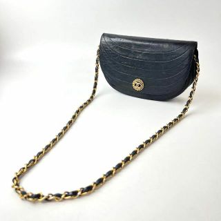 ビンテージ CHANELシャネル 貴重品 ハーフムーン ゴールドショルダー