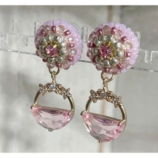 未使用　ピンクピアス　ハンドメイド　ビジュー　ビーズ(ピアス)