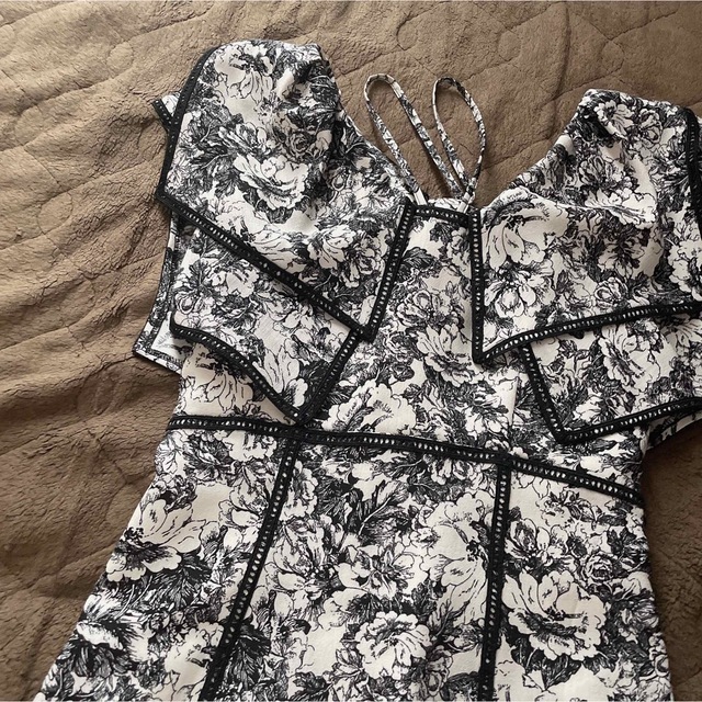 snidel❁⃘*.正規品 新品タグ付き❁⃘*.ラッフルカラーワンピース BLK