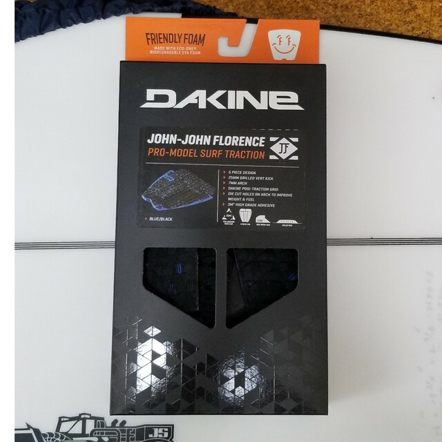 Dakine(ダカイン)の【新品】DAKINE　JOHN JOHN FORENCE PRO デッキパッド スポーツ/アウトドアのスポーツ/アウトドア その他(サーフィン)の商品写真