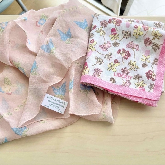 LAURA ASHLEY(ローラアシュレイ)の【専用】laura ashley & liberty & kapuwa レディースのファッション小物(ハンカチ)の商品写真