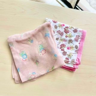 ローラアシュレイ(LAURA ASHLEY)の【専用】laura ashley & liberty & kapuwa(ハンカチ)