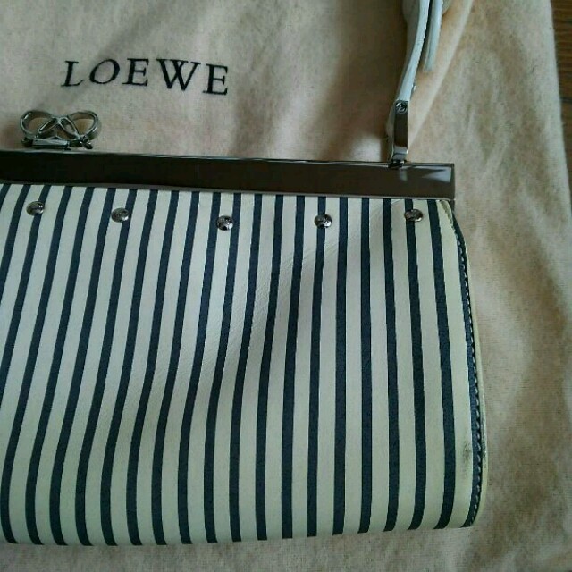 LOEWE(ロエベ)の早い者勝ち！未使用LOEWEストライプハンドバッグ★

 レディースのバッグ(ハンドバッグ)の商品写真