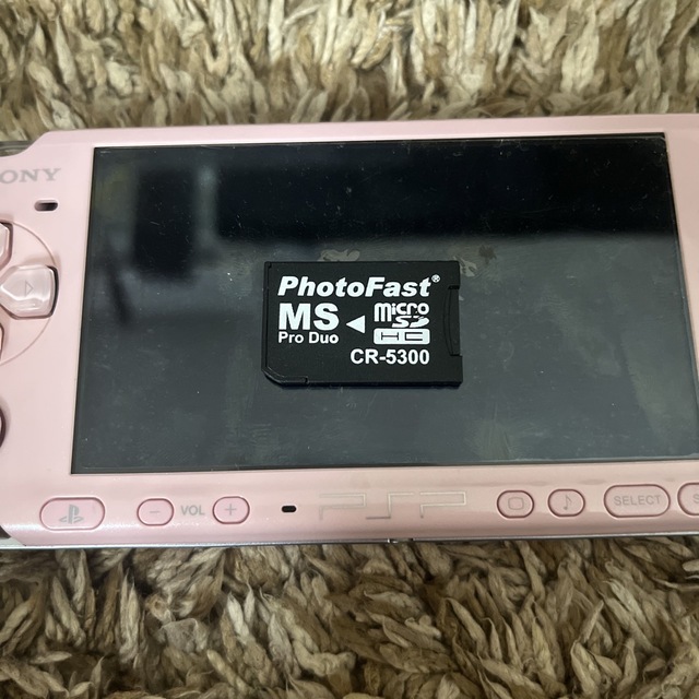 PlayStation Portable(プレイステーションポータブル)のPSPブロッサムピンク ジャンク品･太鼓の達人ソフト エンタメ/ホビーのゲームソフト/ゲーム機本体(携帯用ゲーム機本体)の商品写真