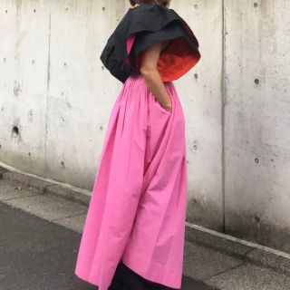 ザラ(ZARA)のZARA 黒フリルブラックピンクブラウス 00-126(シャツ/ブラウス(半袖/袖なし))