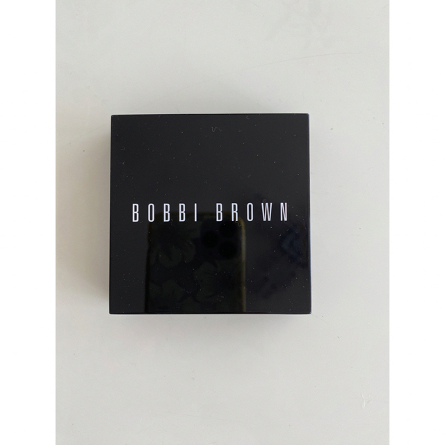 BOBBI BROWN(ボビイブラウン)のボビーブラウンハイライティングパウダー　チーク　フェイス01 コスメ/美容のベースメイク/化粧品(フェイスパウダー)の商品写真