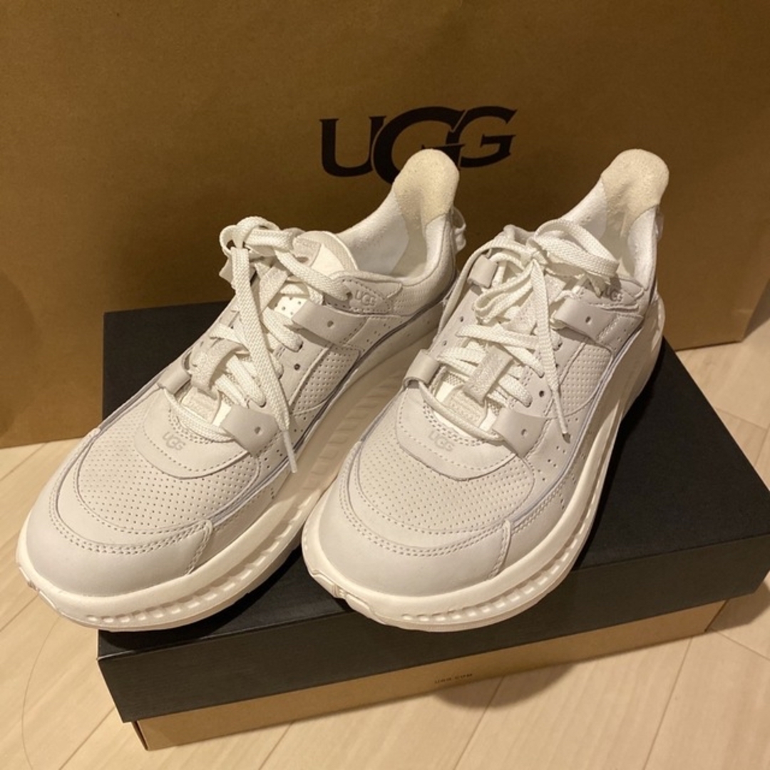 UGG スニーカー