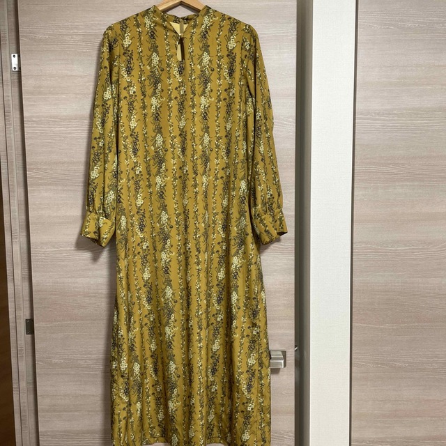 Ameri VINTAGE(アメリヴィンテージ)のAMERI MILLIE TEARS NECK DRESS レディースのワンピース(ロングワンピース/マキシワンピース)の商品写真