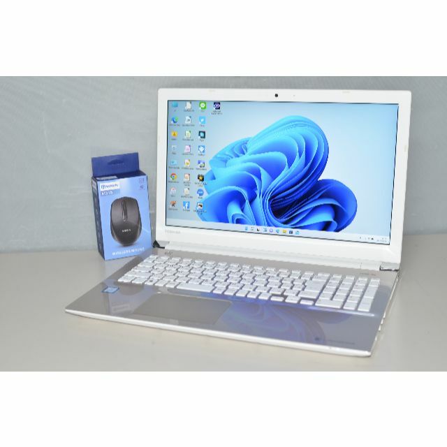 7世代東芝Toshiba dynabook  i7-8GB/ SSD-512GB