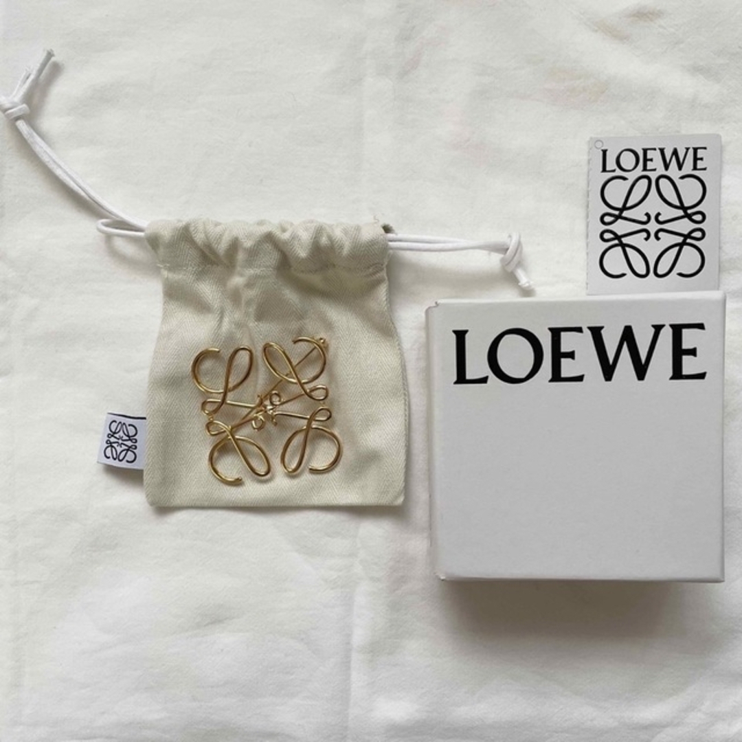 ロエベ LOEWE ブローチ アナグラム ゴールド　正規品