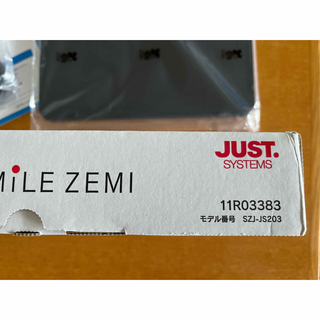 最新モデル　新品未使用　スマイルゼミ タブレット４  SZJ-JS203 スマホ/家電/カメラのPC/タブレット(タブレット)の商品写真