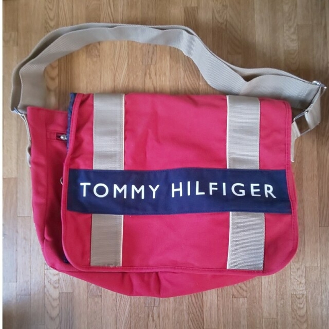 TOMMY HILFIGER(トミーヒルフィガー)の中古⭐️⭐️トミーヒルフィガー⭐️⭐️バッグ⭐️赤 レディースのバッグ(ショルダーバッグ)の商品写真