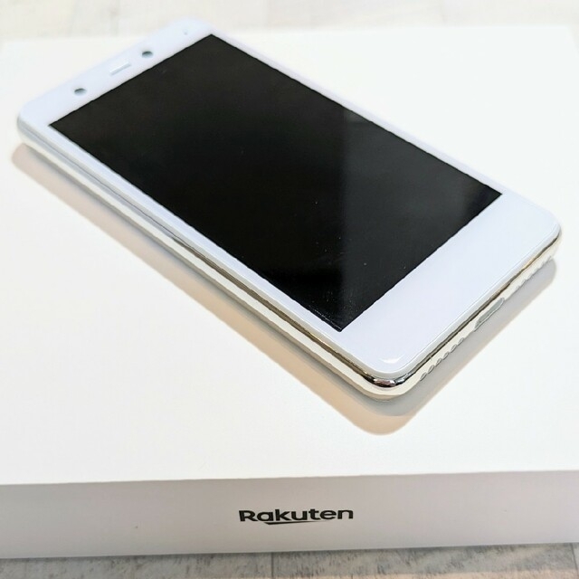 Rakuten(ラクテン)のRakuten Mini C330 (⁠ホワイト)　おまけ付き スマホ/家電/カメラのスマートフォン/携帯電話(スマートフォン本体)の商品写真