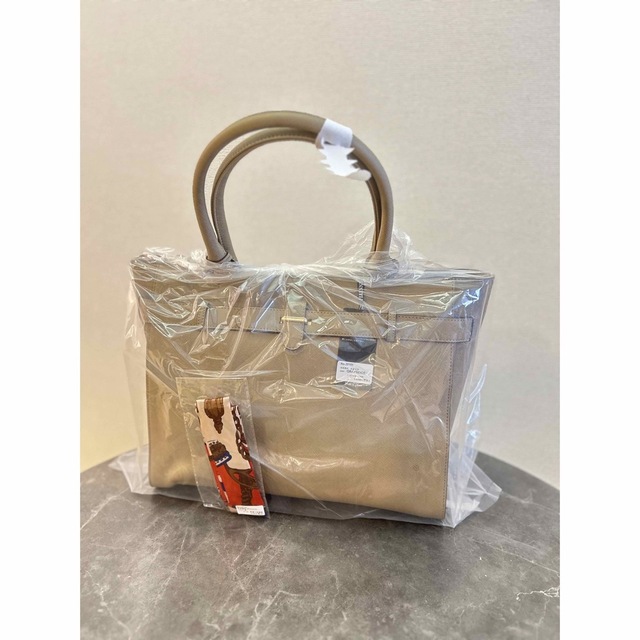 ビジネストートバッグ　未使用＊スカーフ付き レディースのバッグ(トートバッグ)の商品写真