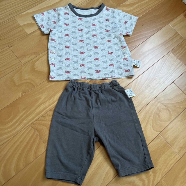 UNIQLO(ユニクロ)のUNIQLO 半袖パジャマ　90cm キッズ/ベビー/マタニティのキッズ服男の子用(90cm~)(パジャマ)の商品写真