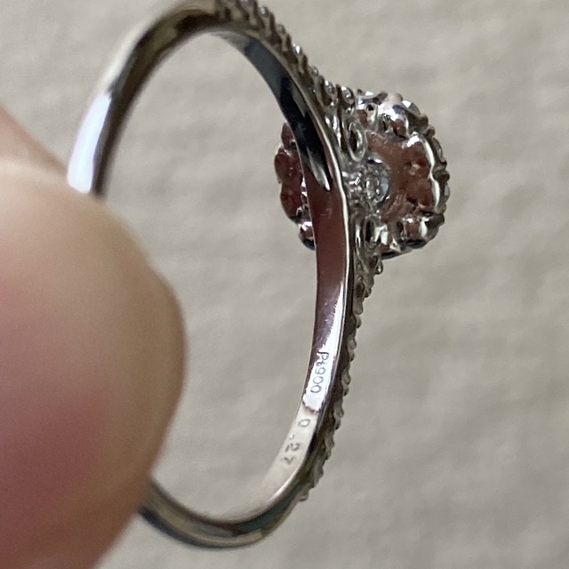アレキサンドライト　0.27ct リング　ダイヤモンド　プラチナ　指輪　鑑別書付 レディースのアクセサリー(リング(指輪))の商品写真