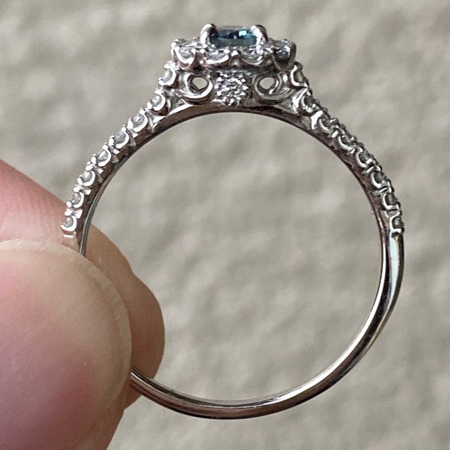 アレキサンドライト　0.27ct リング　ダイヤモンド　プラチナ　指輪　鑑別書付 レディースのアクセサリー(リング(指輪))の商品写真