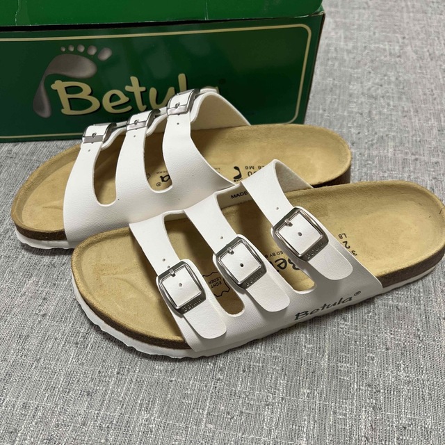 Betula(ベチュラ)の新品！Betula メンズ　25.5 白 メンズの靴/シューズ(サンダル)の商品写真