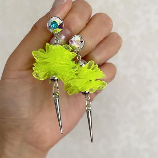 ハンドメイドピアス　milipoyoさま(ピアス)