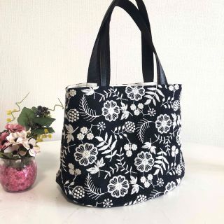 トートバック　　黒系刺繡(バッグ)