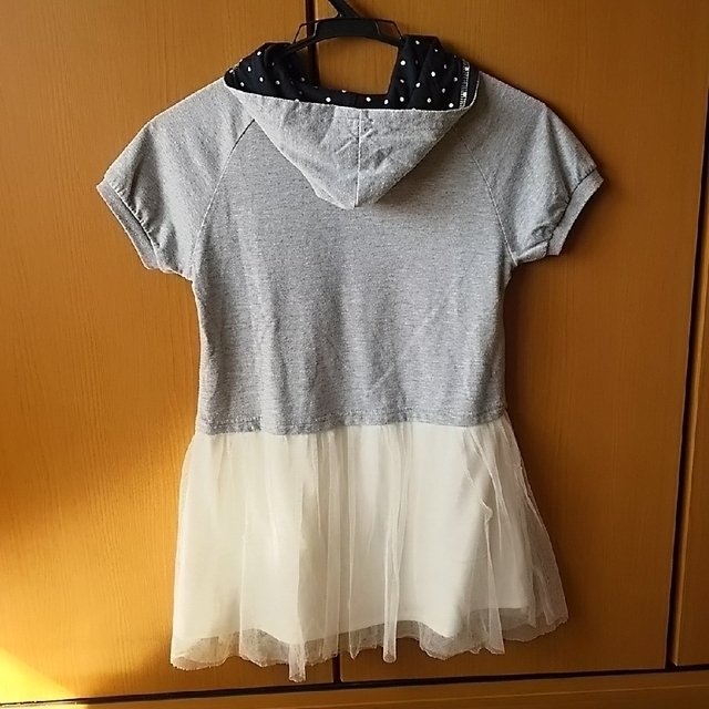 パーカーワンピース140cm キッズ/ベビー/マタニティのキッズ服女の子用(90cm~)(ワンピース)の商品写真