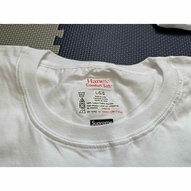 Supreme(シュプリーム)の新品 2枚組 Supreme Hanes Tagless Tees tシャツ メンズのトップス(Tシャツ/カットソー(半袖/袖なし))の商品写真