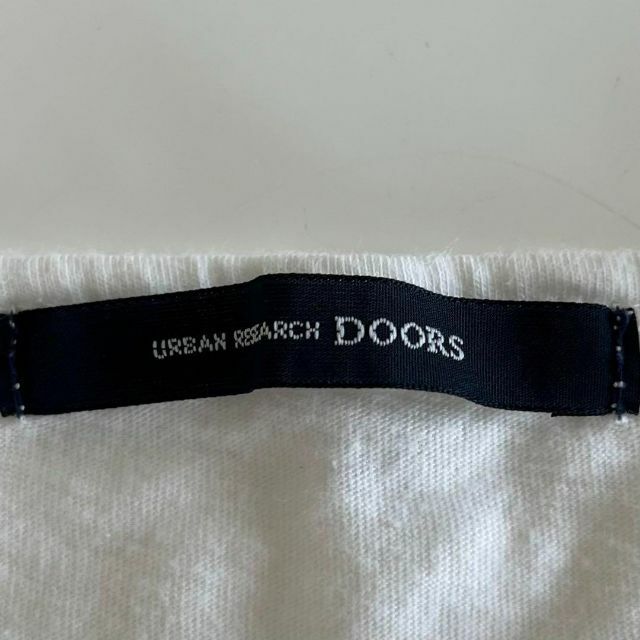 URBAN RESEARCH DOORS(アーバンリサーチドアーズ)のアーバンリサーチ ドアーズ Tシャツ ネバダ ロゴ しみあり激安！38 Mサイズ メンズのトップス(Tシャツ/カットソー(半袖/袖なし))の商品写真