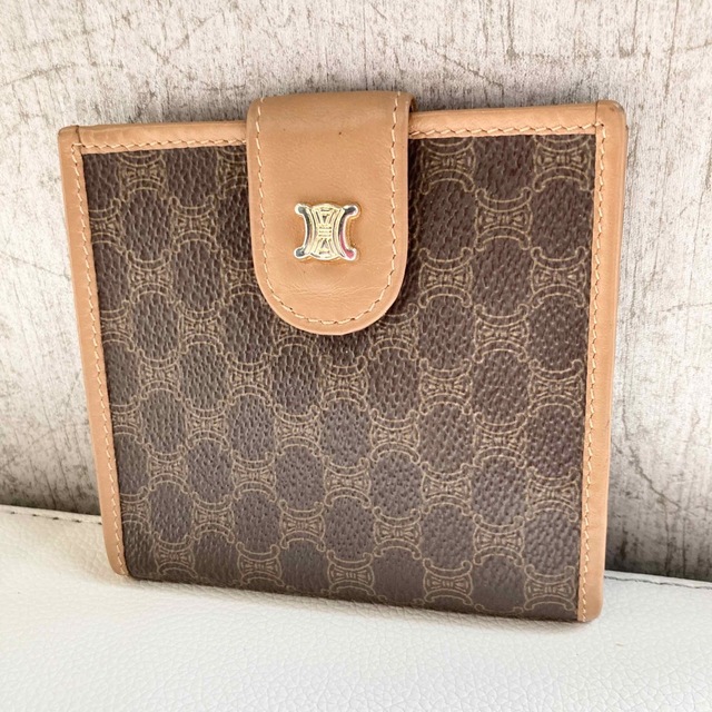 CELINE セリーヌ ヴィンテージ マカダム トリオンフ 折財布 小銭入有り | フリマアプリ ラクマ CELINE セリーヌ ヴィンテージ マカダム トリオンフ 折財布 小銭入有り | フリマアプリ ラクマ