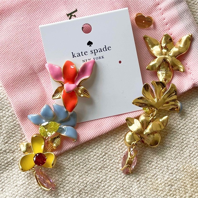 kate spade new york(ケイトスペードニューヨーク)のケイトスペード♡ フローラル フレンジー ステートメント ピアス レディースのアクセサリー(ピアス)の商品写真