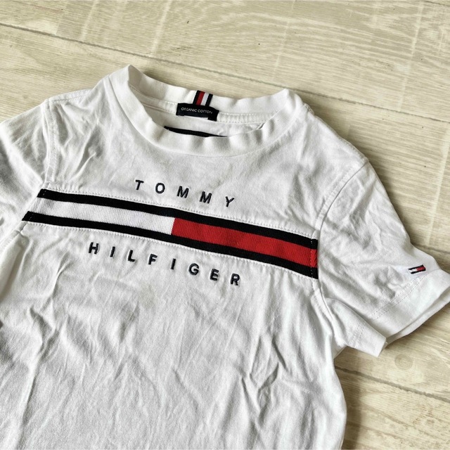 TOMMY HILFIGER(トミーヒルフィガー)の美品　トミーフィルフィガー 半袖Tシャツ 100 キッズ/ベビー/マタニティのキッズ服男の子用(90cm~)(Tシャツ/カットソー)の商品写真