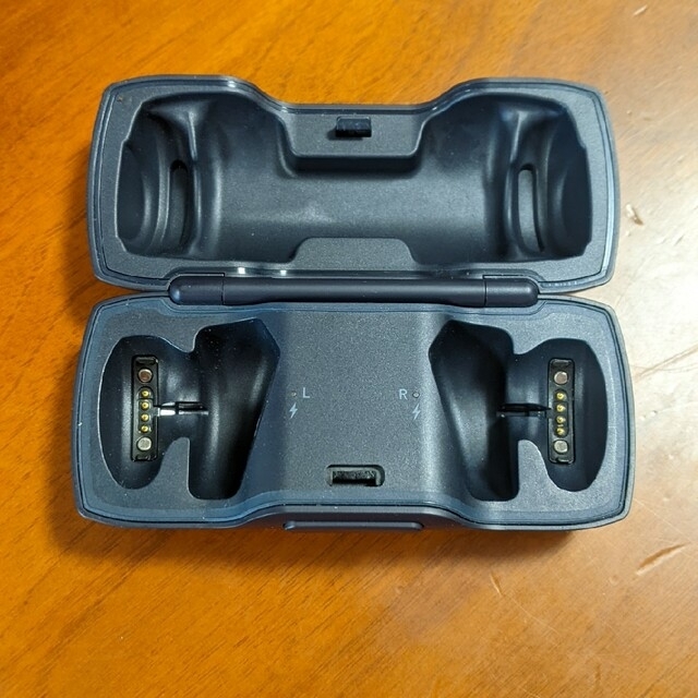 BOSE(ボーズ)のBOSE SoundSport wireless headphonesケースのみ スマホ/家電/カメラのオーディオ機器(ヘッドフォン/イヤフォン)の商品写真