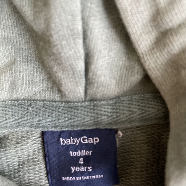 GAP Kids(ギャップキッズ)のGAP キッズ　グリーン　パーカー　サイズtoddler 4years キッズ/ベビー/マタニティのキッズ服男の子用(90cm~)(ジャケット/上着)の商品写真