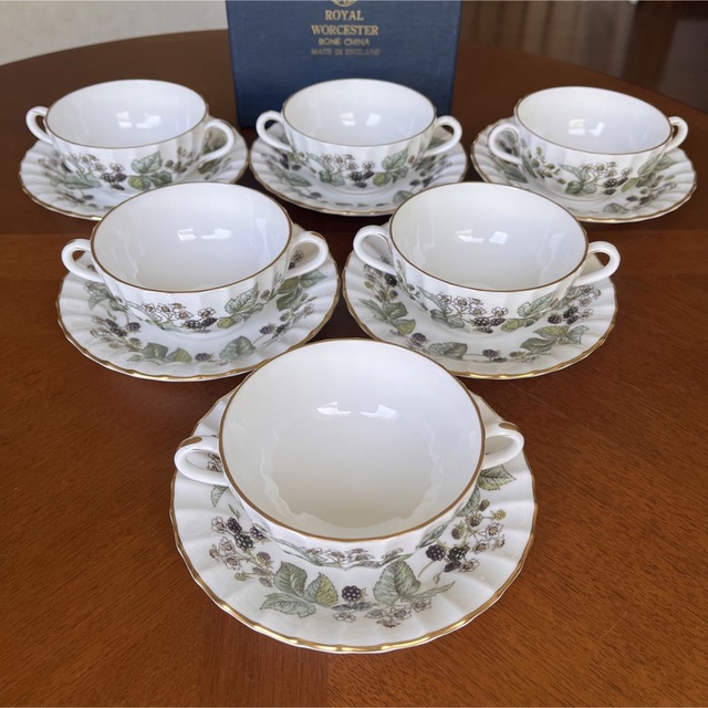 Royal Worcester(ロイヤルウースター)の【未使用美品】ロイヤルウースター★ラビニア★ダブルハンドルC/S 6客　お箱入り インテリア/住まい/日用品のキッチン/食器(食器)の商品写真