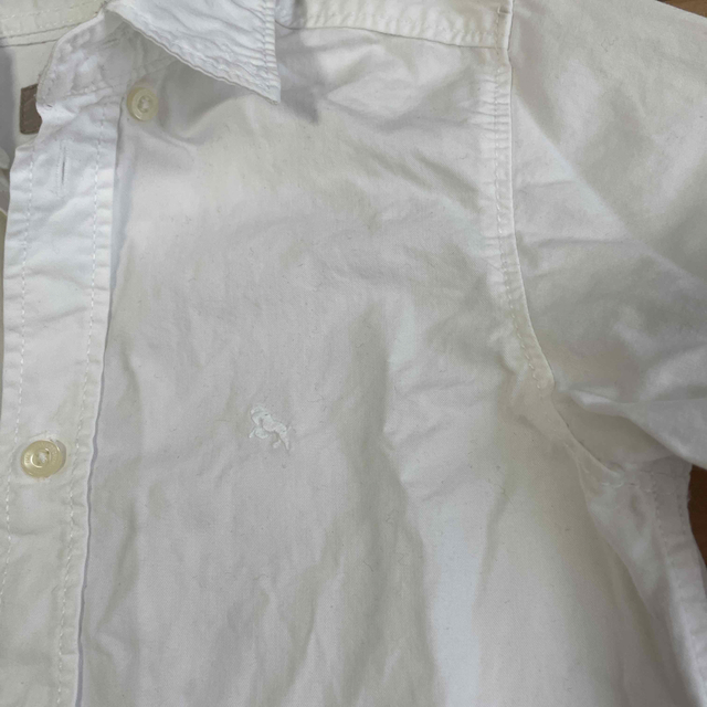 H&M(エイチアンドエム)のH&M 白シャツ　サイズ5-6year キッズ/ベビー/マタニティのキッズ服男の子用(90cm~)(ドレス/フォーマル)の商品写真