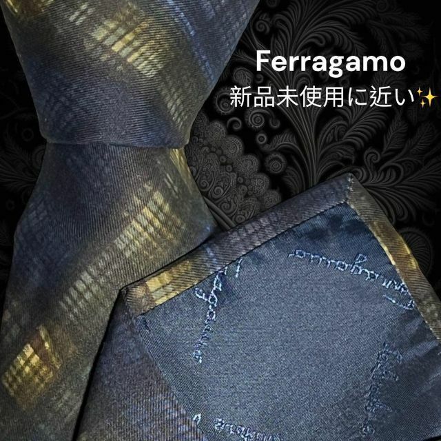 Salvatore Ferragamo(サルヴァトーレフェラガモ)の【高級ネクタイ✨️極美品✨️】Ferragamo チェック ダークネイビー系 メンズのファッション小物(ネクタイ)の商品写真