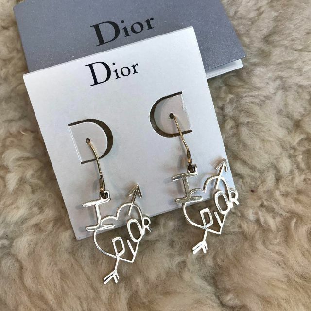 Christian Dior(クリスチャンディオール)の☆美品☆Christian Dior　ハート　アロー　ピアス　ロゴ　ゴールド レディースのアクセサリー(ピアス)の商品写真