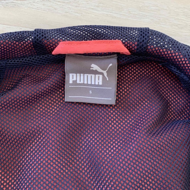 PUMA(プーマ)のプーマ  ウインドブレーカー　レディース S レディースのジャケット/アウター(ナイロンジャケット)の商品写真