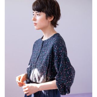 ニコアンド(niko and...)のニコアンド  花柄ブラウス新品(シャツ/ブラウス(長袖/七分))